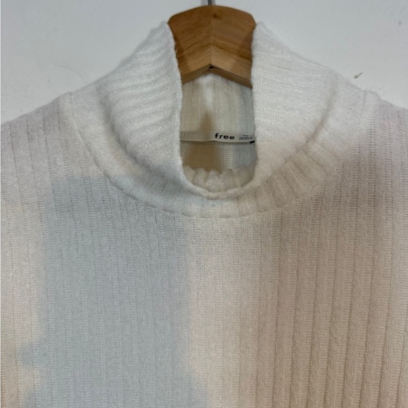 Wilfred Free Ribbed Knit Turtleneck Sweater – Off-White – Size XS - Picture 6 of 7